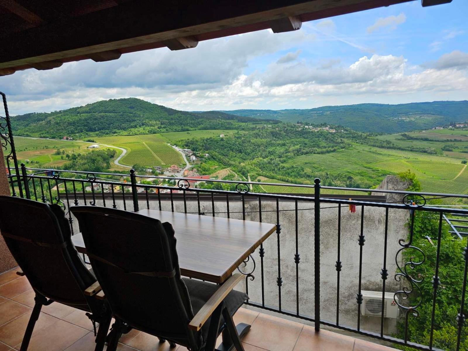 Guesthouse Villa Marija Мотовун Екстер'єр фото