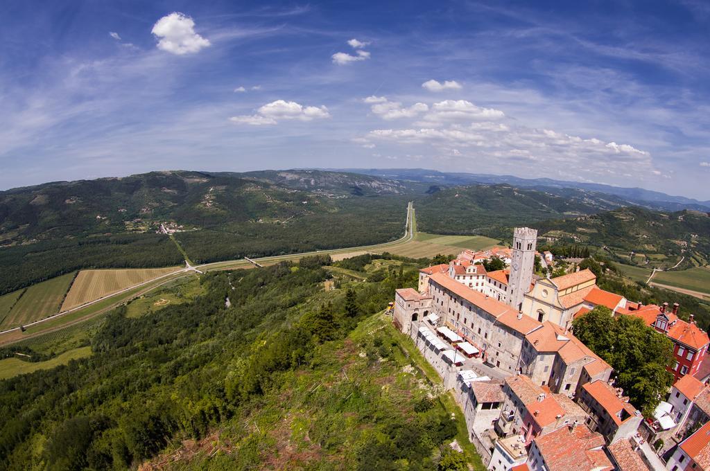 Guesthouse Villa Marija Мотовун Екстер'єр фото